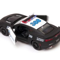 Chevrolet Camaro ZL1 2017 POLICE - мащаб 1:38 на KinSmart моделът е нов в кутийка, снимка 3 - Колекции - 42687625