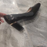 Елегантни обувки , снимка 1 - Дамски обувки на ток - 42228572