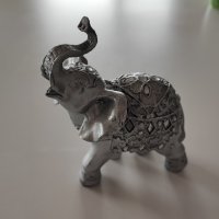 Декоративна фигурка на слон , снимка 1 - Статуетки - 44354092