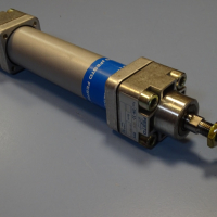 Пневматичен цилиндър Festo DN 32-105 PPV double acting Rod cylinder, снимка 1 - Резервни части за машини - 44615506