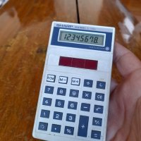 Стар калкулатор Sharp Elsi Mate EL 240H, снимка 2 - Антикварни и старинни предмети - 41952780