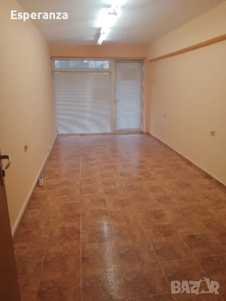 Помещение под наем за магазин или офис, снимка 1