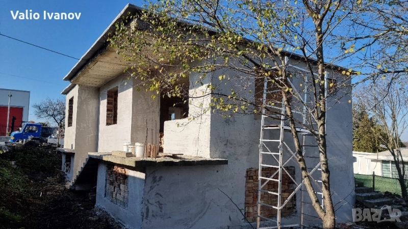 Продавам парцел с монолитна тухлена къща на 2 етажа в с.Яребична , снимка 1