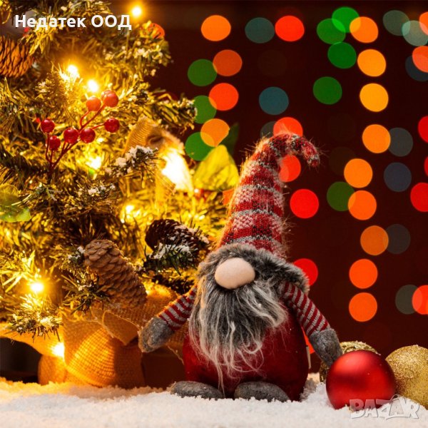 Коледна фигура, Гном с карирана шапка, 25 см, Сиво/ червен, снимка 1