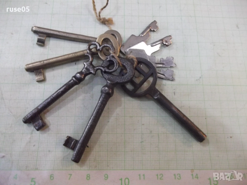 Лот от 9 бр. стари ключа, снимка 1