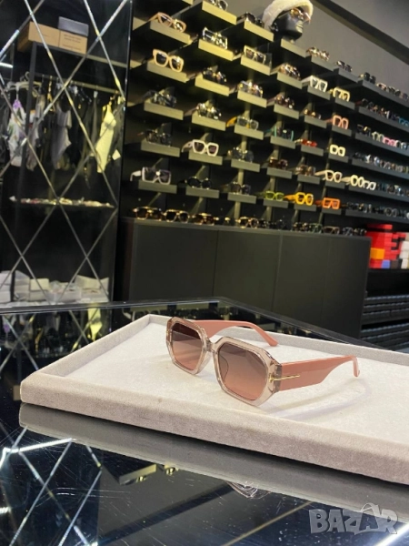 очила с черен обикновен калъф и ув защита Tom Ford miu miu , снимка 1