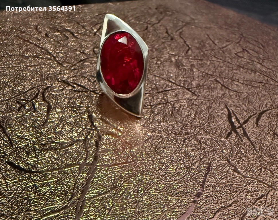 Сребърен пръстен с червен кристал, снимка 1