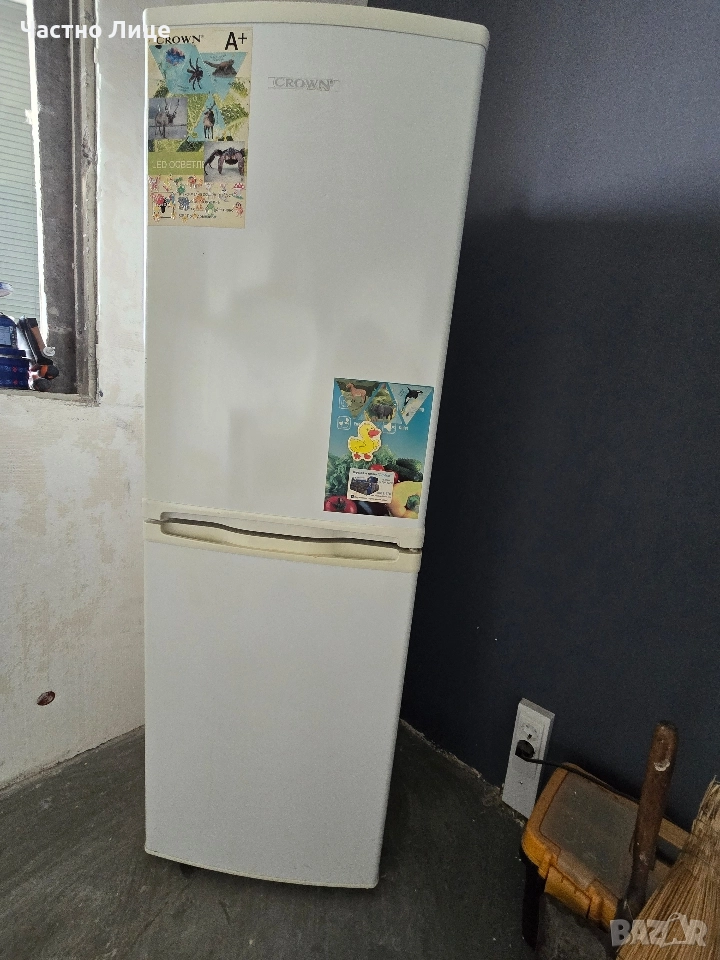 Хладилник с фризер Crown, снимка 1