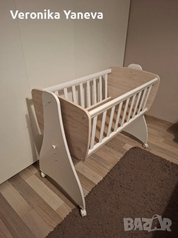 Продавам бебешка кошара с матрак