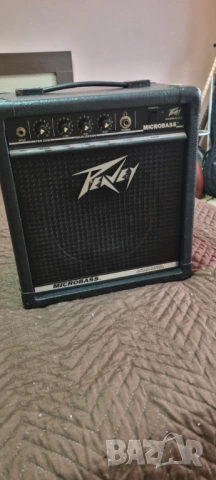 Продавам бас китарно кубе Peavey