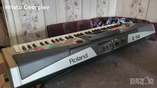 Продавам синтезатор Roland E-50