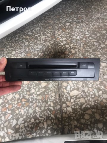 Ауди 4L0 910 110 B Q7 CD чейнджър централна конзола