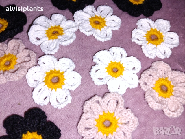 Комплект от 30 ръчно изработени декоративни цветя – нежност и стил за всеки повод