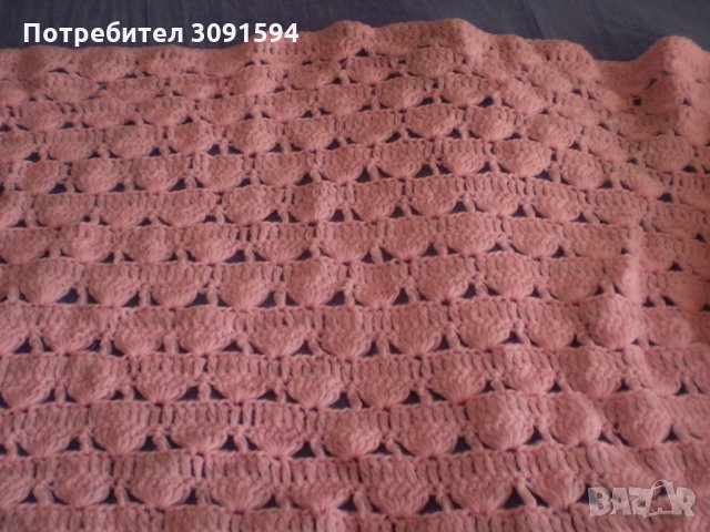 Плетен на една кука розов триъгълен шал, снимка 4 - Шалове - 34544456