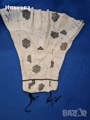 Рокля с бродерия