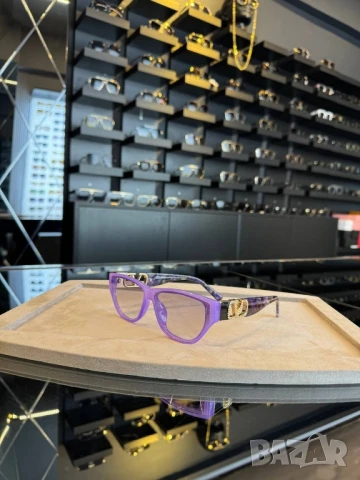 очила с черен обикновен калъф и ув защита valentino garavani 