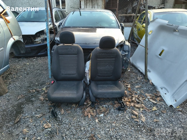 салон/Седалки /Опел Мерива Б, снимка 2 - Части - 53009562
