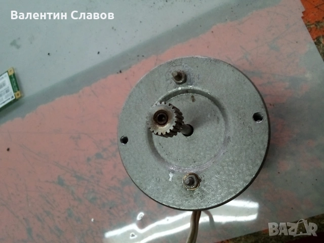 Двигател 220 волта, снимка 2 - Друга електроника - 53762092