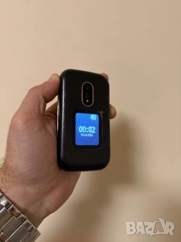 Телефон doro Doro Черно и Бяло 2 сим с найлоните