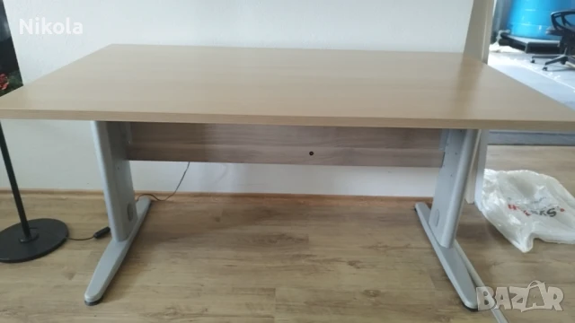 Бюро с метални крака - офис маса 140/80/73,5см, снимка 10 - Бюра - 51054723