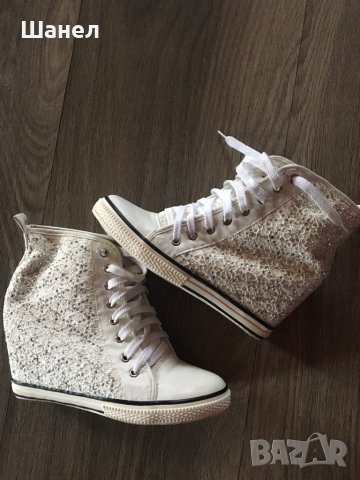 Боти на висока платформа