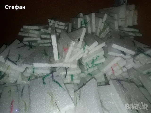 чепаретата със 10 куки и ламета на цена от 1 лев за един брой.