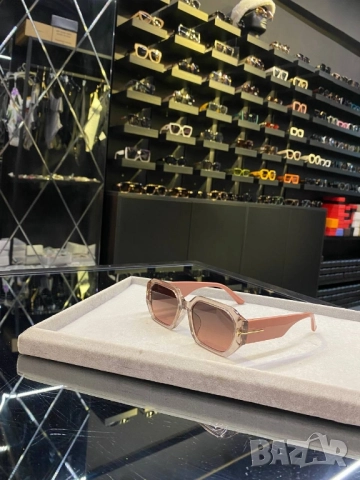 очила с черен обикновен калъф и ув защита Tom Ford miu miu 