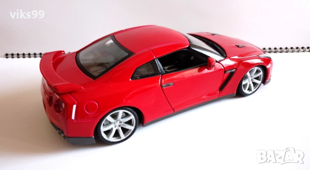 Nissan GT-R 2009 Bburago DIAMOND Мащаб 1:18, снимка 5 - Колекции - 53381568