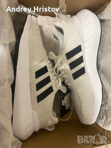 Дамски маратонки Adidas 38 2/3 , снимка 2 - Маратонки - 53773203