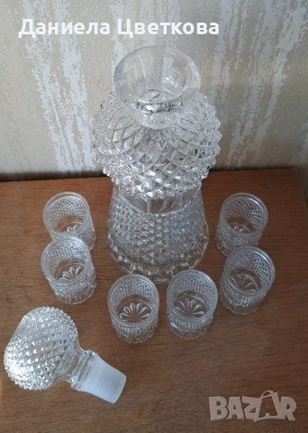 Комплект от два вида кристални чаши с кана , снимка 2 - Сервизи - 52381825