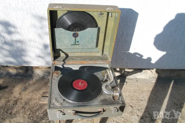 Швейцарски грамофон''Avuston'', снимка 4 - Антикварни и старинни предмети - 47452202