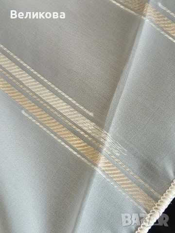 Модел за тънко перде в няколко цвята 