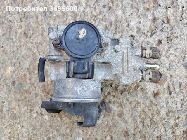 Дросел дроселова клапа Toyota Corolla e11 Тойота Корола е11 1.6, снимка 2 - Части - 53765882