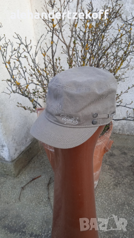 Шапка кепе с козирка military BENETTON с кристали Сваровски , снимка 2 - Шапки - 36407109