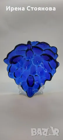 Стъклена чиния за декорация/фруктиера, кобалтово синьо с форма на лист/грозде., снимка 1