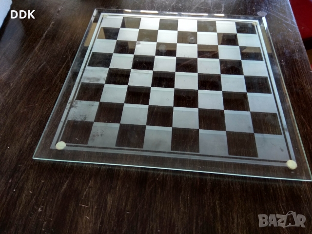 Стъклен шах,дъска-без фигурите!, снимка 2 - Шах и табла - 36045816