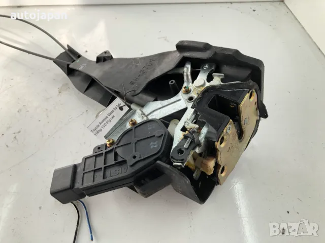 Задна дясна брава  Toyota Avensis Verso 2.0 D 116hp 1CD, снимка 2 - Части - 47689747