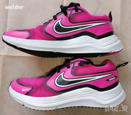 ЗАМЯНА: Детски маратонки NIKE