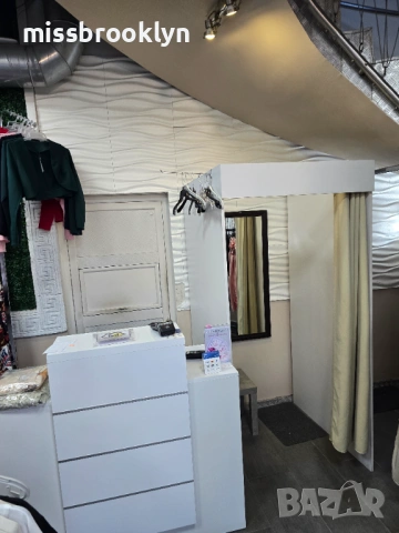 Продава се бизнес - работещ магазин за дамско облекло + налична стока, снимка 5 - Оборудване за магазин - 53111319