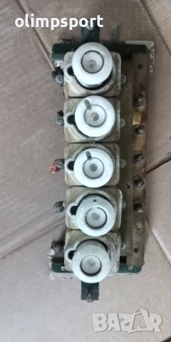 ел табло работещо с 5 предпазителя със стойка и шина за зануляване