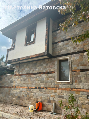 Прекрасна масивна къща в комплекс Черешова Градина с. Кошарица, близо до Слънчев бряг, снимка 2 - Къщи - 52068700