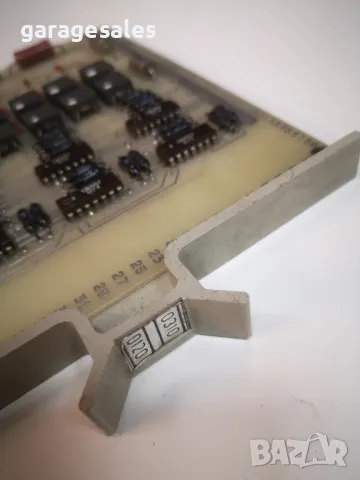 Платка памет от БГ суперкомпютър ИЗОТ 0310 от 70-те, снимка 3 - Антикварни и старинни предмети - 48353546