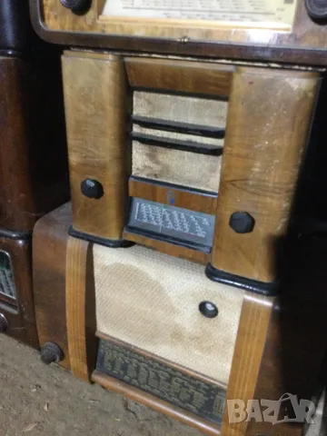 Стари радио апарати, снимка 7 - Антикварни и старинни предмети - 49729227
