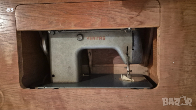 Шевна машина Veritas с масичка, снимка 4 - Шевни машини - 53582320