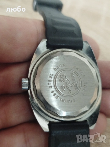 Часовник DIVER Винтиж 60/70 г Всичко по Часовника е Оригинално Работи Точно , снимка 4 - Мъжки - 52389424