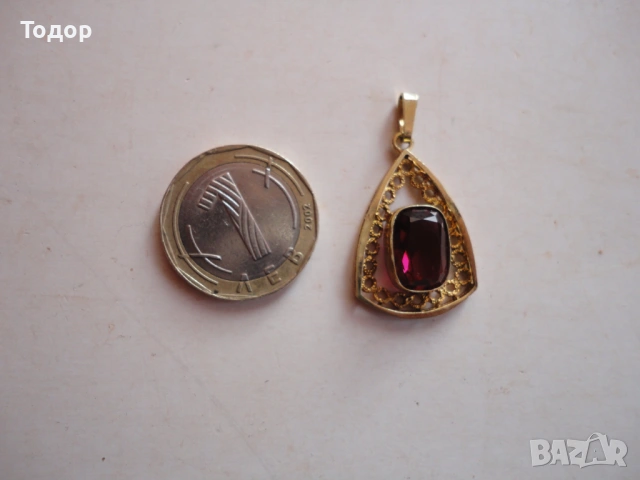 Позлатен медальон с рубин Amerikaner A+D