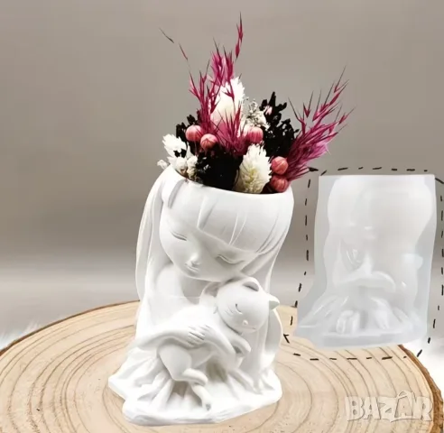 Кашпа момиче с коте