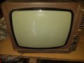 Малък работещ телевизор, снимка 1 - Телевизори - 42516431