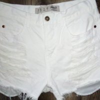 Къс дамски панталон, снимка 1 - Къси панталони и бермуди - 39912518