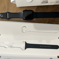 Apple watch SE 44mm, снимка 3 - Смарт гривни - 44923998